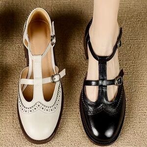 T-Strap Mary Jane Women Shoes w/Round Toe & Wingtip Detailing Blk & Off-Wht 8